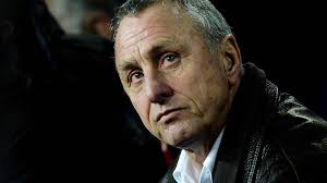 He received two tributes at camp nou, the first when he left as a player on 27 may, 1978 and the second with the 'dream team' that he coached on 10 march 1999. Niederlandische Fussball Legende Johan Cruyff Gestorben