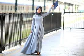 صور عبايات تخرج 2019 اجمل ارواب حفل التخرج Graduation Gown Gowns Graduation