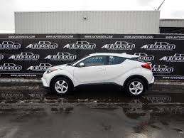 With a total length of under 4,4 metres and a full turning circle of only 10.4 metres, you'll be able to glide through city centres with ease. Toyota C Hr 4wd Automatic Light Suv 4 Cylinders Autoredo