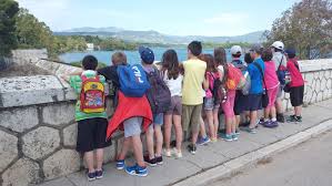 Από τη βικιπαίδεια, την ελεύθερη εγκυκλοπαίδεια. 33o Dhmotiko Sxoleio A8hnwn Ekpaideytikh Episkepsh Kai Ekdromh Ston Mara8wna