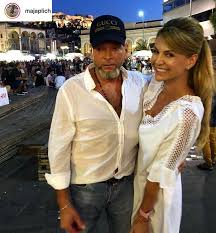 Krzysztof rutkowski był trzykrotnie żonaty, ale to o ostatniej żonie annie wiadomo najwięcej. Krzysztof Rutkowski I Maja Plich Wybrali Sie W Podroz Poslubna Kierunek Uwielbiany Przez Polakow Nowozencom Chyba Tez Sie Podoba