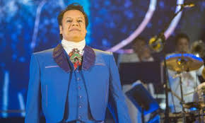 Toutes ces nouvelles tournent autour de confessions vraies ou fausses, détails. Four Years Later People Still Believe Juan Gabriel Is Alive