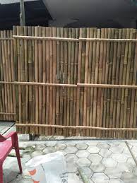 Anda yang memiliki pagar kayu di rumah, sudahkah anda mengetahui cara merawat pagar kayu agar tahan lama dan tetap cantik? Pagar Minimalis Jogja Content