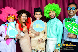 Take photos in high definition with your hd web camera and add effects and filters. Photo Booth For Your Hari Raya Open House