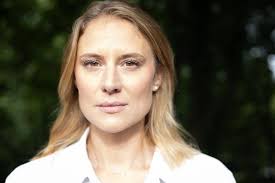 Det hele er pakket ind i den største af alle pigefantasier