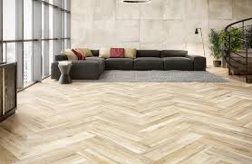 Pose carrelage imitation parquet prix. Carrelage Qu Est Ce Que La Pose En Chevron Espace Aubade