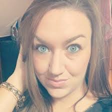 Ashley Downer's Instagram, Twitter & Facebook