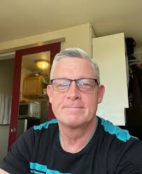 I'm single father from Switzerland I need wife 😍