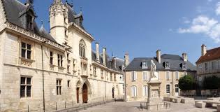 Bourges Cite De Jacques Cœur Tourisme En France Office De Tourisme Les Regions De France