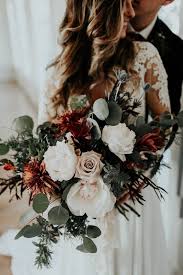 Wedding bouquets is a must to have no matter what time of year you are tying the knot. Beautiful Winter Wedding Bouquets Winter Wedding Flowers