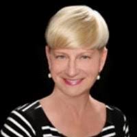 Colleen Joyce's Instagram, Twitter & Facebook