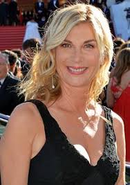 — ils déjeunent avec leur fille. Michele Laroque Wikipedia