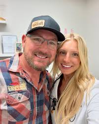 Had to visit my Dentist today and she pretty cute… And I went right past my  favorite 3rd grade teacher's school and met her class as well. She showed  off her kindergarten