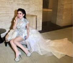 Kini tampilan datang dengan keunikan bukan hanya terlihat keren ,foto tembus pandang. Syahrini Dituding Edit Foto Biar Kelihatan Seksi Sriwijaya Post