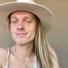 Cody Maria's Instagram, Twitter & Facebook