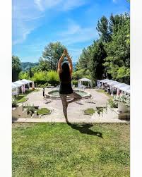 Apres Un Beau Week End Ponctue Par L Evenement Les Aixaltantes Jesuisio Et Un Super Cours De Yoga Avec Fiona Imeneo Je Me Dirige Vers Paris Pour Une In 2020