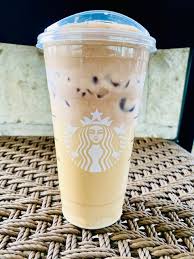 Ice, milk, mocha sauce water, sugar, cocoa processed with alkali, vanillin, brewed espresso, whipped cream [cream (cream, milk, mono and diglycerides, carrageenan), vanilla syrup (sugar, water, natural flavors, potassium sorbate, citric the classic coffee drink to satisfy your sweet tooth. This Secret Menu Cookies And Cream Cold Brew From Starbucks Is Here To Satisfy Your Sweet Tooth