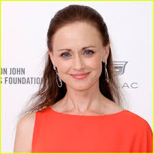 Melissa McCarthy Robs Fast Food Joint in 'Tammy' Trailer!