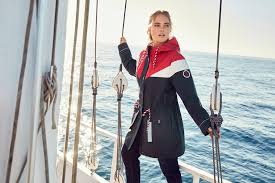 He maintains the maritime bulletin, a private maritime news and analysis website for many years now and frequently publishes on fleetmon.com as a guest editor. Maritime Mode Fur Frauen Mit Kurven Ulla Popken Magazin