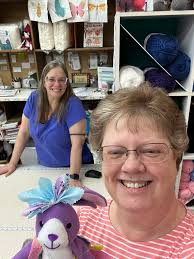 Love Creekside Fabrics, Quilts & Yarn and Stephanie Yargeau.