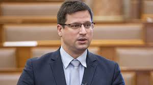 Gulyás gergely azt mondta, ha tudták volna, hogy a szegedi professzor rasszista megjegyzést tett az amerikai alelnökre, nem. Bejelentette Gulyas Lesz Gyerekfelugyelet Hetfotol Az Ovodakban Es Iskolakban Portfolio Hu