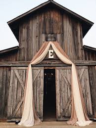 Barn Wedding Venue Idea Barn Venue In Tennessee Castleton Events Design Planning Fall Barn Wedding Decorations Fall Barn Wedding Barn Wedding Tennessee