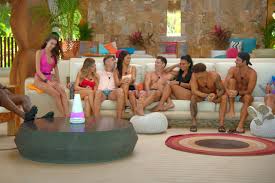 Wir ver­rat­en dir, warum du dich schon jet­zt auf staffel 2 von „too hot to han­dle freuen kannst, was anders wird als in der ersten runde und welche heißen sin­gles dies­mal ihre hände bei. Netflix S Too Hot To Handle Season 2 Release Date Cast Spoilers