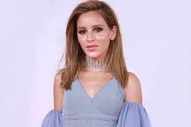 مسرحية الزهر لما يلعب 2020 اون لاين. Ø¬Ù…ÙŠÙ„Ø© Ø¹ÙˆØ¶ Ø¹Ø±ÙˆØ³ Ø³Ø¨Ø¹ Ø§Ù„Ø¨Ø±Ù…Ø¨Ø©