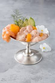 Krabbencocktail Mit Mandarinen Avocado Ein Klassiker Rezept Krabbencocktail Krabbencocktail Rezept Cocktailsosse
