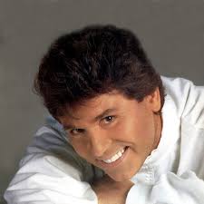 Кто родился 5 мая в казахстане. 5 Maya V 1943 Godu Rodilsya Rafael Polnoe Imya Migel Rafael Martos Sanches V Provincii Haen And