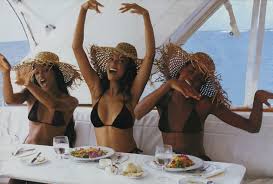 Click through to see the throwback images of kate, christy, naomi and more of the ladies who dominated. Tbt Naomi Campbell Tyra Banks And Beverly Peele Vogue