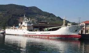 This is to keep the water in the shipping bag as fresh as possible while in transit. Live Fish Carrier 1985 Japan Ship Broker