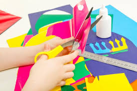 Además es más duro, resistente y grueso que el papel. Como Hacer Tarjetas De Cumpleanos Faciles Material Escolar Blog