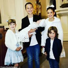 Lauren newton, vladimir tarasov, patrick scheyder. Patti Und Bert Newton Verbringen Den Tag Mit Ihren Enkeln Als Tochter Bleibt Im Krankenhaus Aktuelle Boulevard Nachrichten Und Fotogalerien Zu Stars Sternchen