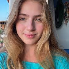 Bernadine Carpenter's Instagram, Twitter & Facebook