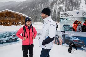 Die deutsche staffel mit andrea henkel, miriam gössner, tina bachmann und magdalena neuner holt gol. Ruhpolding Ger 14 01 2017 Bmw Ibu Weltcup Ruhpolding Bmw Markenbotschafterin Magdalena Neuner Bmw Werksfahrer Martin Tomczyk Bmw Xdrive Parcours