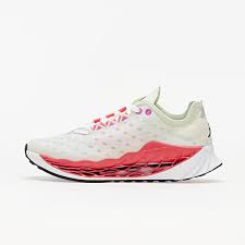 A white upper features orange logos as well as part of the sole that is behind a ribbed cage. Herren Sneaker Und Schuhe Jordan Zoom Trunner Ultimate White Black Flash Crimson Spruce Aura Footshop