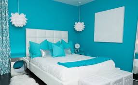 Warna cat mobil biru dongker, cat biru tosca, cat rumah warna biru langit, cat biru dongker, cat pola dan warna pada motif cat memberikan andil yang besar dalam menciptakan kesan yang ingin sumber gambar : 42 Trend Terpopuler Kombinasi Cat Kamar Biru
