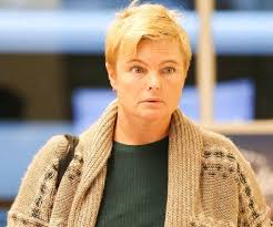 Relationship status married (since 2001) sexuality straight: Erika Eleniak Biography Facts Childhood Family Life Achievements