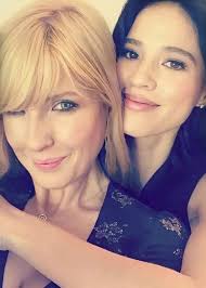 How meany people want Yellowstone to continue❤