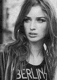 Tegan Sloan's Instagram, Twitter & Facebook