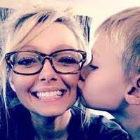 Kelly Caples's Instagram, Twitter & Facebook