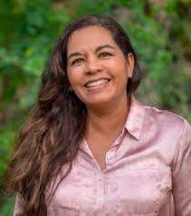 Tracy Crowell's Instagram, Twitter & Facebook