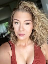 Beauty contest winner shares natural look