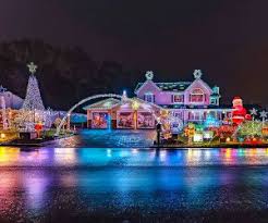 Check spelling or type a new query. Long Island Homes With Spectacular Christmas Light Displays For 2020 Mommypoppins Things To Do In Long Island With Kids
