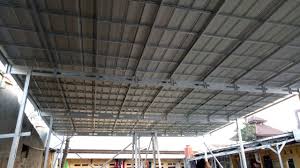Kelebihannya adalah dapat memperindah bangunan dan membuat atap dasar sapandek lebih tahan lama, sedangkan kekurangnnya adalah dalam kurun waktu lama cat akan. Proyekpasang Spandekpagesepsitename