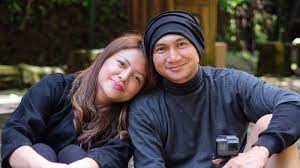 To connect with wina natalia, join facebook today. Anji Ditangkap Karena Narkoba Wina Natalia Rahasiakan Dari Sang Anak Mereka Tahunya Ayah Kerja Tribunnews Com Mobile