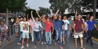 Hdp alanya ilçe örgütünün sosyal medya hesaplarından yapılan açıklamada, an itibariyle alanya hdp binası ve çevredeki kürtlere ait iş yerleri yakılıyor denildi. Alanya Da Hdp Binasi Yakildi