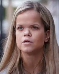 PARADE's Exclusive Excerpt: NYT Bestselling Author Marissa Meyer's Latest  Fantasy 'Scarlet'