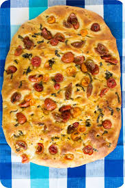 Mehl ist in unserem alltag allgegenwärtig. Focaccia Mit Kamut Mehl Und Saftigen Tomaten Perfekt Zum Grillen